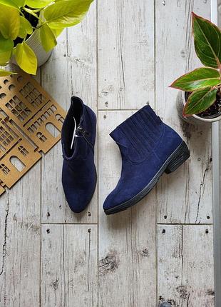 Красивые новые сапожки