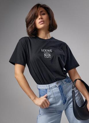 Трикотажна жіноча футболка з написом loewe чорного  кольору