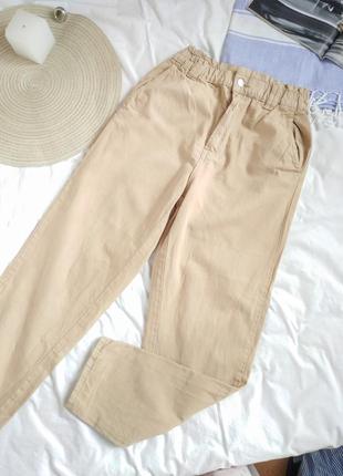 Бежевые джинсы слоуч с рзмер 36 stradivarius