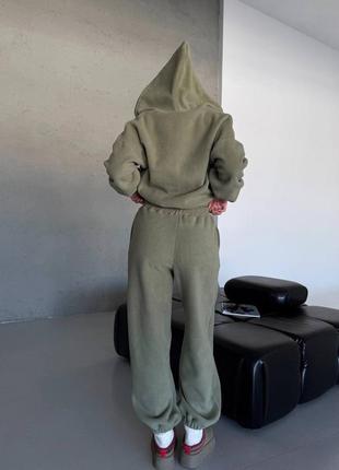 Женский спортивный костюм