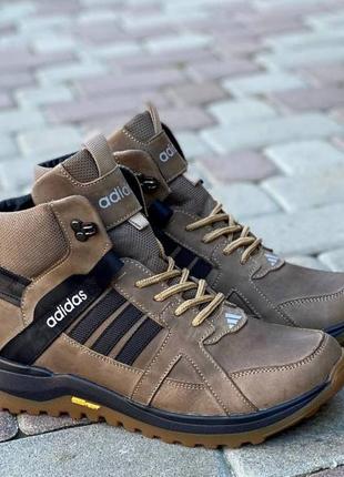 Зимние мужские ботинки adidas натуральный мех коричневые 49496