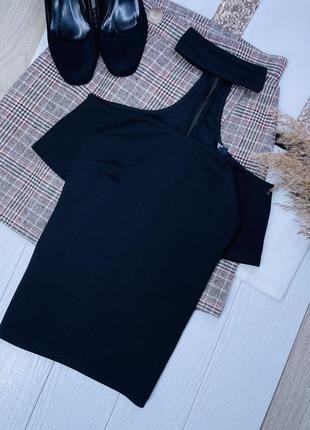 Чорна облягаюча блуза xs блуза з відкритими плечима блузка з чокером