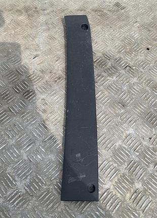Накладка під бардачок mazda 626 gf ge4t64521