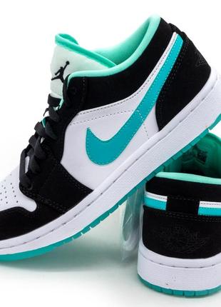 Низькі чорні з бірюзовим кросівки nike air jordan 1. топ якість! 40. розміри в наявності: 40, 41.