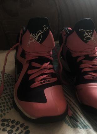 Баскетбольні кроси nike zoom lebron james 9 gs laser pink black