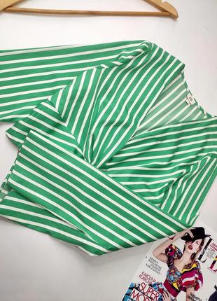 Блуза кроптоп жіноча укорочена зеленого кольору у смужку від бренду river island 123 фото