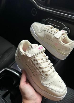 Женские кроссовки adidas cream beige