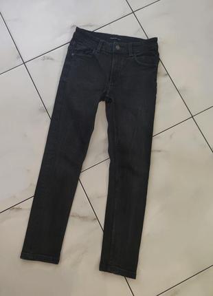 Стильные серые джинсы на худенького мальчика reserved 9-10лет (134-140см)