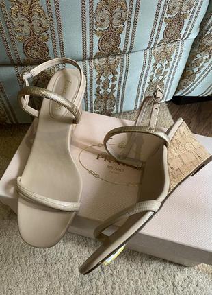 Нові красиві босоніжки в стилі zara kors guess