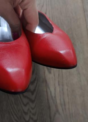 Кожаные красные туфли лодочки2 фото
