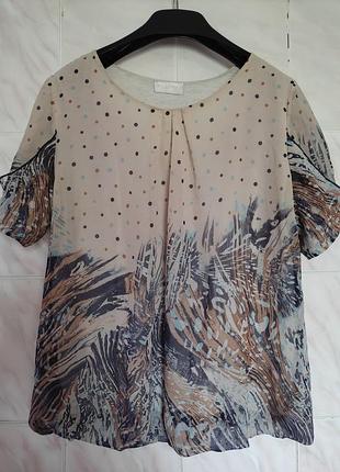 Жіноча футболка