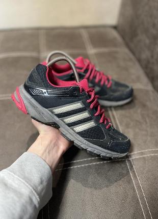 Жіночі кросівки adidas