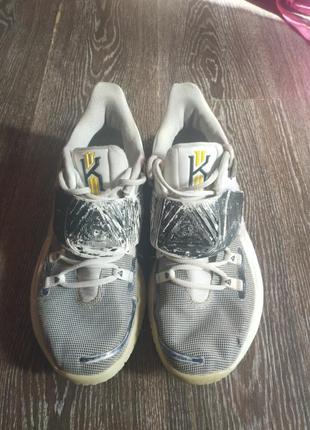 Nike kyrie low