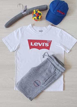 Футболка  levis  и шорты jack&jones