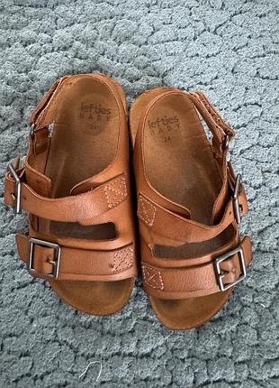 Сандалі 3