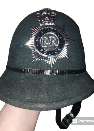Шлем лондонской полиции bobby