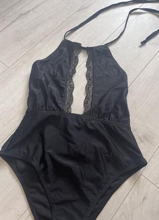 Шикарний суцільний купальник