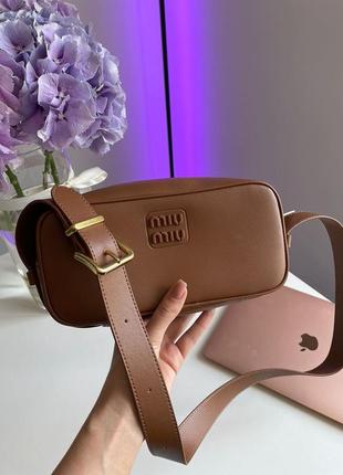 Коричневая сумка в стиле miu miu nappa кожаная кросс боди миу миу мыу шоколад