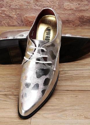 Невероятные качественные кожаные серебристые туфли бренда woerdelun