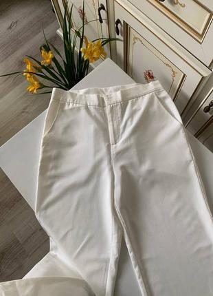 Белые брюки3 фото