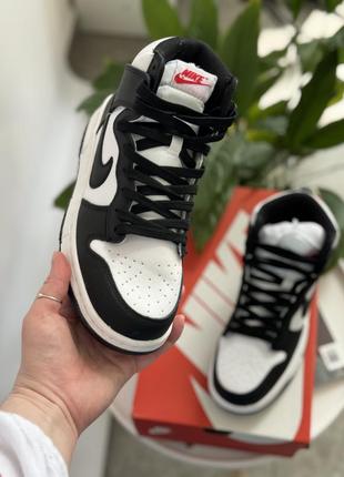 Кроссовки женские кожаные, в черном кольри air jordan фирмы nike