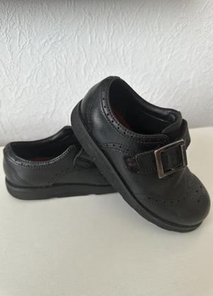 Кожанные туфли clarks р. 27