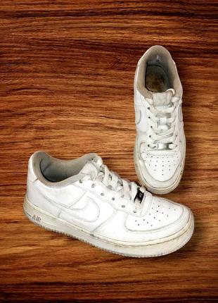 Белые, кожаные кроссовки nike air