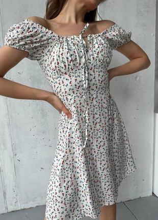 Легкое штапельное платье мини в цветы, платье с цветочным принтом на лето4 фото