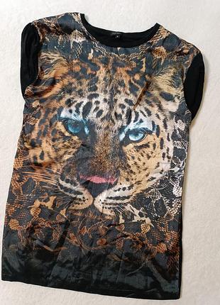 Фирменная футболка