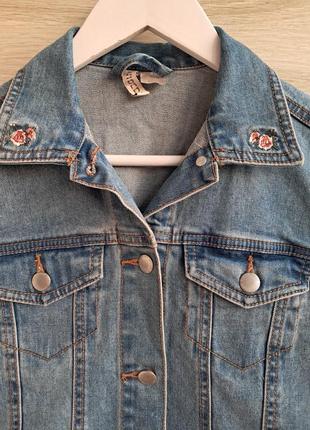 Джинсовый пиджак с вышивкой h&m разм м джинсовая куртка с вышивкой h&m4 фото