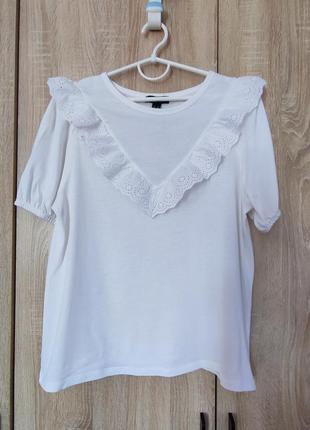 Белая хорошенькая белая футболка футболочка размер 48-50