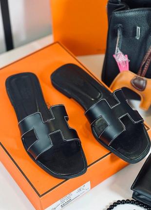 Шкіряні шльопанці в стилі hermes