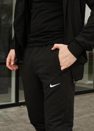 Спортивный костюм: кофта, штаны и борсетка7 фото