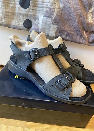 Очень удобные летние женские босоножки clarks, 39-40 размер