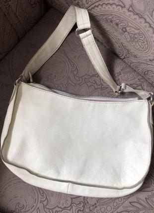 Бело- молочная кожаная маленькая сумочка багет3 фото
