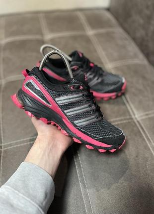 Жіночі кросівки adidas1 фото