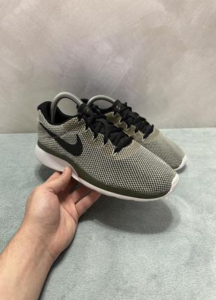 Nike tanjun кроссовки оригинал