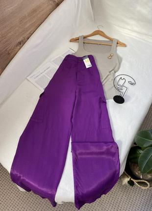 Фіолетові атласні широкі штани primark