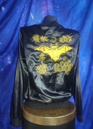 Неформальный готический альт лёгкий бомбер с вышивкой летучей мыши на спине лилик нетопир