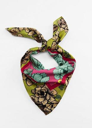 Яскрава хустка  zara