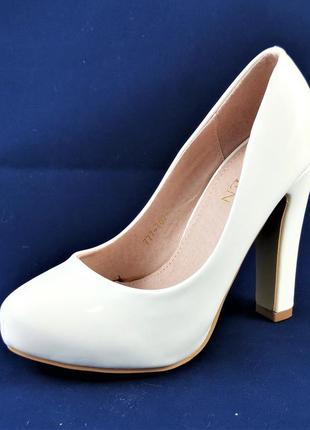 Женские белые туфли на каблуке лаковые модельные (размеры: 36,37,38,39,40) - 7028 фото