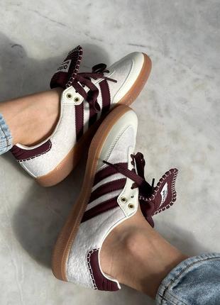 Жіночі кросівки adidas samba wales bonner white bordo адідас білого з бордовим кольорів
