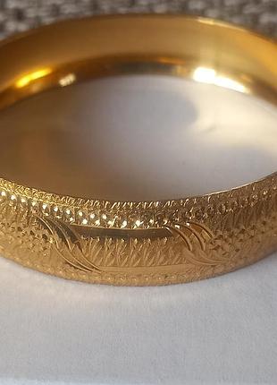 Гарний браслет золотистого тону. європа.