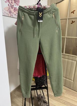 Спортивні штани жіночі