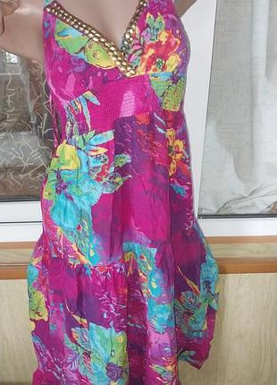 Натуральна, яскрава літня сукня