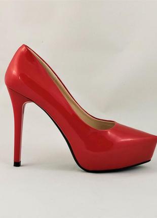 Женские красные туфли на каблуке шпильке лаковые модельные (размеры: 36,37,38,39) - 16-22 фото