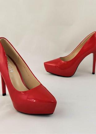 Женские красные туфли на каблуке шпильке лаковые модельные (размеры: 36,37,38,39) - 16-26 фото