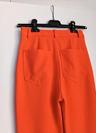 Яскраві брюки
