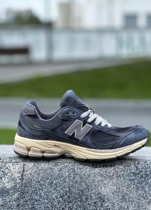 New balance 2002r