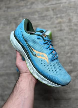 Saucony triumph 18 савконі тріумф чоловічі кросівки бігові спортивні boost